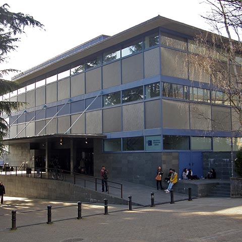 Biblioteca Concepción Arenal